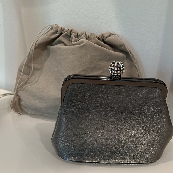 Elan Silver Shimmer Evening Bag With Sparkling Round Closure - Picture 8 of 8